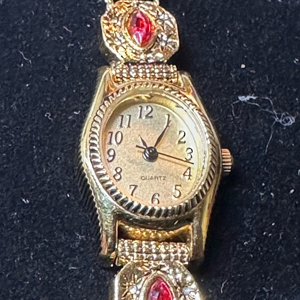 Avon vintage GRUNGE QUARTZ WATCH SLIDE CHARM BRACELET GOLD TONE- collectables - Picture 9 of 17
